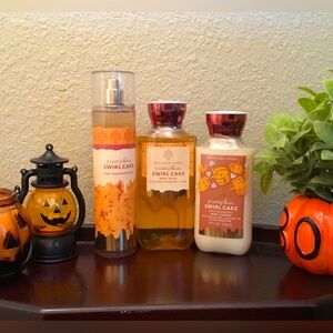 Bath & Body Works PUMPKIN SWIRL CAKE Set